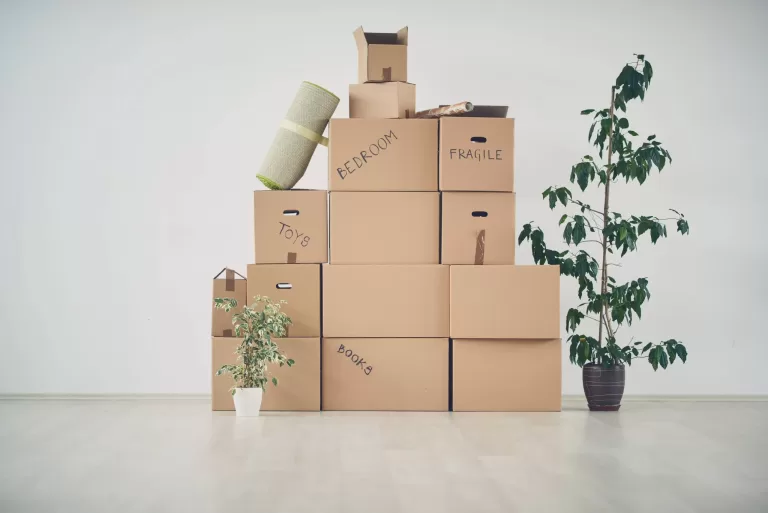 Moving House? How A Storage Unit Can Help You